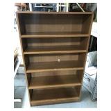 Bookshelf w/ adjustable shelves