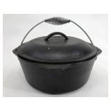Lodge cast iron Dutch oven