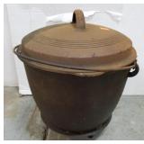 Cast iron dutch oven