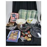 Kitchen lot with bowls and magnets