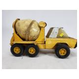 Vinatve metal toy cement truck