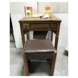 Singer sewing machine with accessories