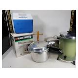 Appliance lot with pressure cooker
