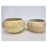 2 round planters