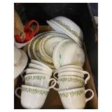 Corelle Living Wear Green Daisy Dish Set