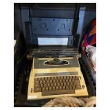 Royal Educator Typewriter Portable With Case