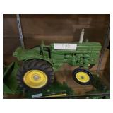 John Deere Tractor M Metal