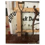 Pitchfork With Eight Tines