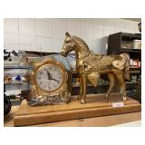 Metal United Horse Clock