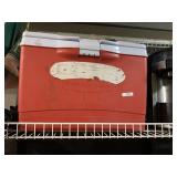 rubbermaid cooler - nice and clean