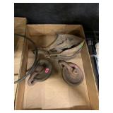 metal pulleys (3)