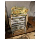 2 folding chairs (removable pads)