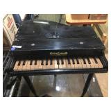 baby / kid size grand piano (needs some tlc)