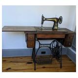 Antique Singer Sewing Treadle Sewing Machine