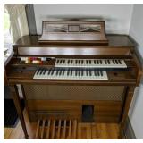 Kimball Swinger 700 Organ