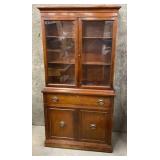 Hepplewhite China Hutch