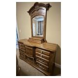 Thomasville Dresser & Mirror Thomasville Dresser & Mirror