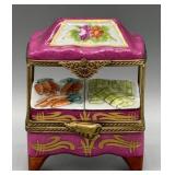 Limoges Peint Main Market Trinket Box