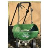 Scottï¿½s Turf Builder Edge Guard DLX Seeder