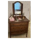 3-Drawer Dresser w/Mirror