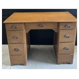 Knee Hole Desk
