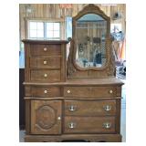 Oak Dresser w/Mirror