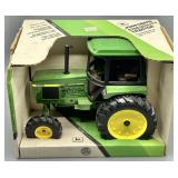 ERTL 1/16 John Deere 2755 Utility Tractor #5579