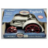 ERTL 1/16 Fordson Model F Tractor #872