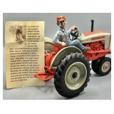 1995 ERTL Collectibles Ford 901 Tractor w/Figurine