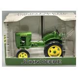 ERTL John Deere Unstyled "L" Tractor 1/16 Scale