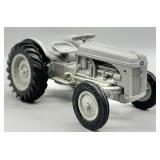 1985 Ford 9N Tractor 1:16 Scale Diecast