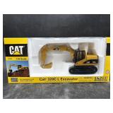 CAT 320C L Excavator 1/50 SCALE