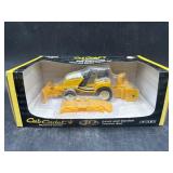 CUB CADET 3240 LAWN & GARDEN TRACTOR SET 1/16