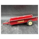 INTERNATIONAL MANURE SPREADER- No beater 1/16