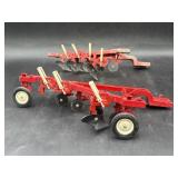 2 ERTL INTERNATIONAL PARTS PLOWS