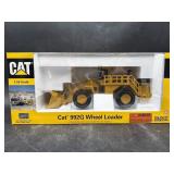CAT 992G WHEEL LOADER 1/50 SCALE