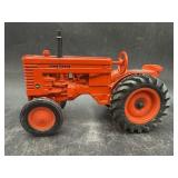 JOHN DEERE MI TRACTOR 1/16 SCALE