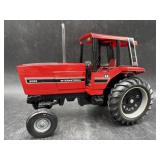 INTERNATIONAL 5088 TRACTOR 1/16 SCALE