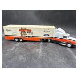 ALAN KULWICKI HOOTERS RACING NASCAR TRACTOR