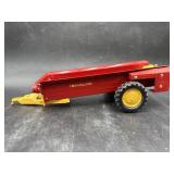 ERTL NEW HOLLAND MANURE SPREADER