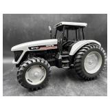 WHITE 8710 TRACTOR 1/16 SCALE