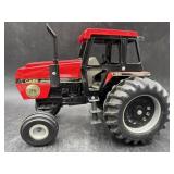 CASE INTERNATIONAL 2594 TRACTOR 1/16 SCALE