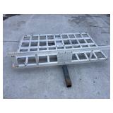 Carrier hitch