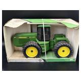 John Deere 8560 4WD tractor