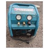 Makita compressor