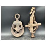 2 metal pulleys