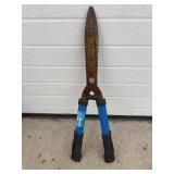 Hedge shears