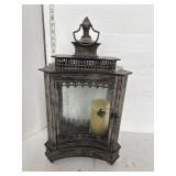 Metal candle lantern