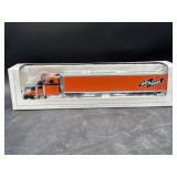 Day & Ross Freightliner Classic XL van trailer