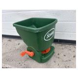 Green Scottï¿½s hand spreader